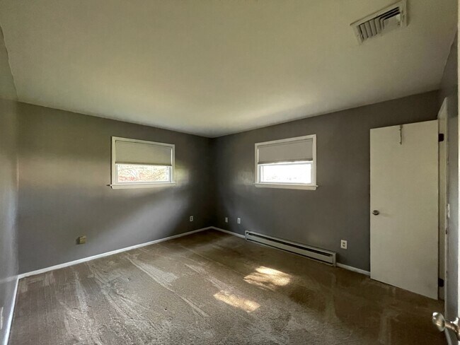 Building Photo - 4408 Circle Dr