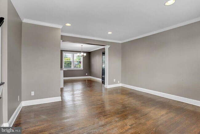 Building Photo - 1737 Weston Ave