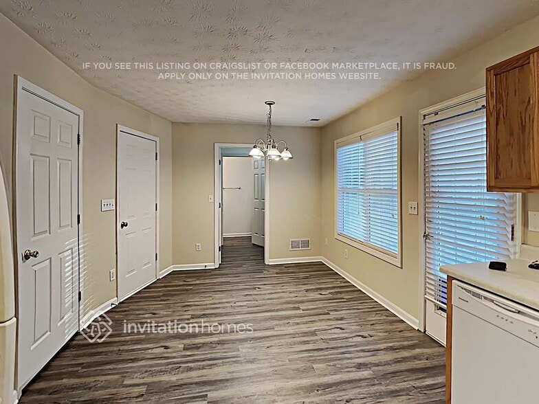 Building Photo - 3640 Garnet Way