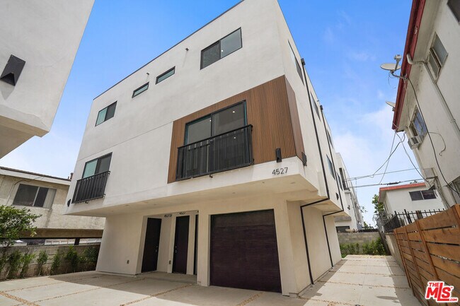Building Photo - 4527 W 17th St