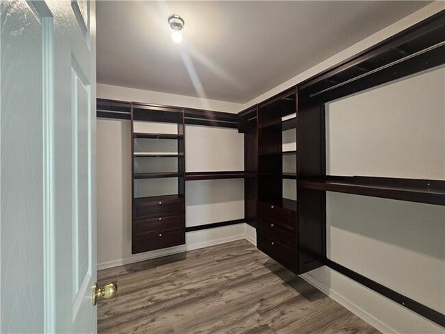 Building Photo - 133 Parkstone Way