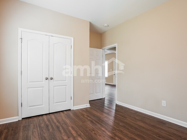 Building Photo - 48 Kings Canyon Ct