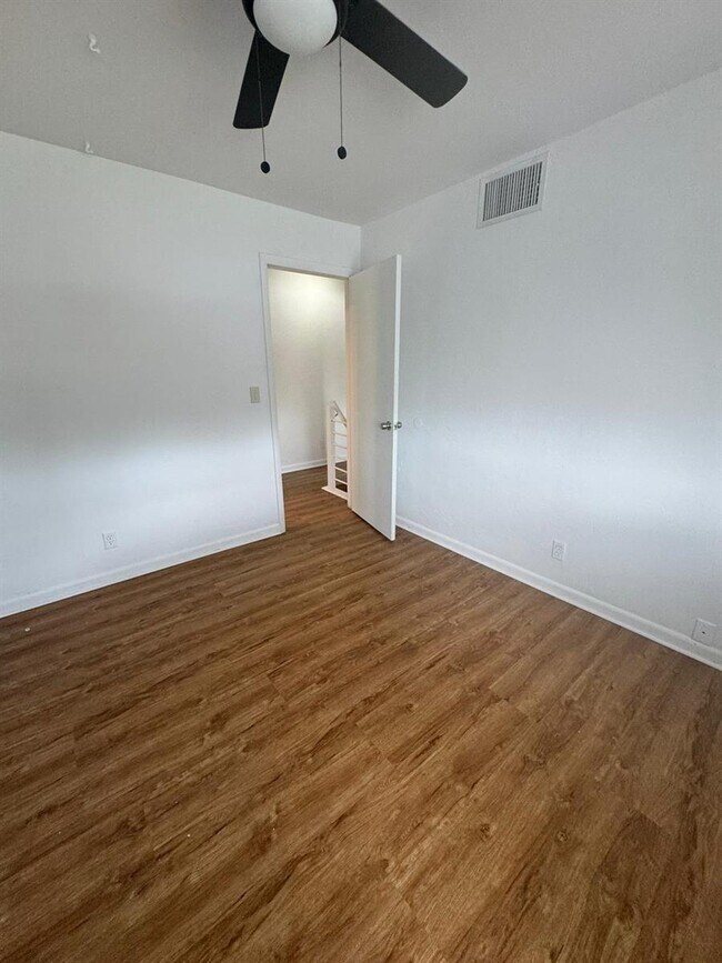 Building Photo - 2130 Sherwood Forest Blvd