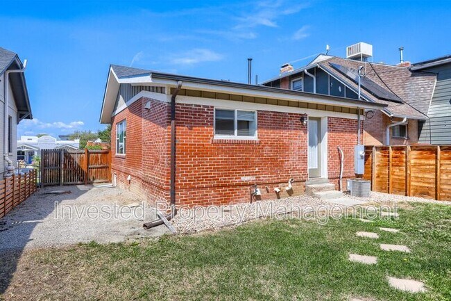 Building Photo - 2820 Josephine St