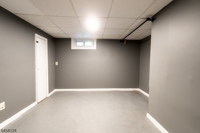 Building Photo - 640 Warfield Rd