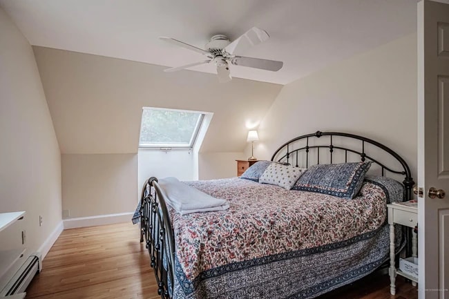 2nd floor bedroom - 9 Lupine Ct