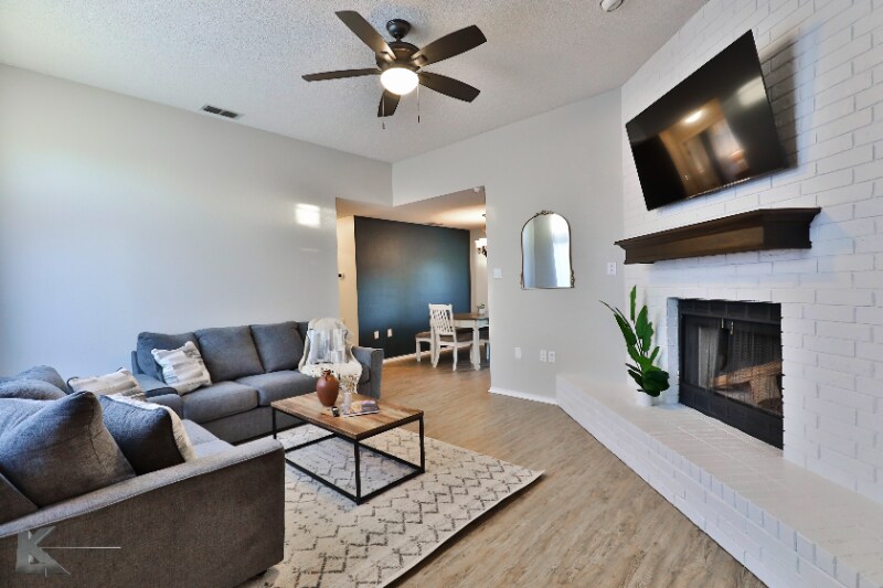 Building Photo - 1502 Sir Thopas Ct