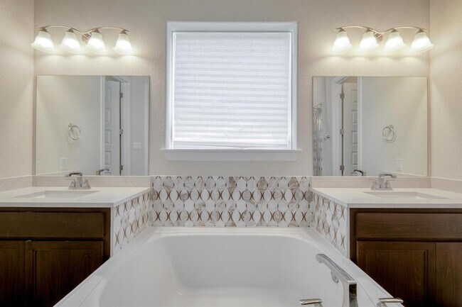 Building Photo - 4304 Allenbrook Dr