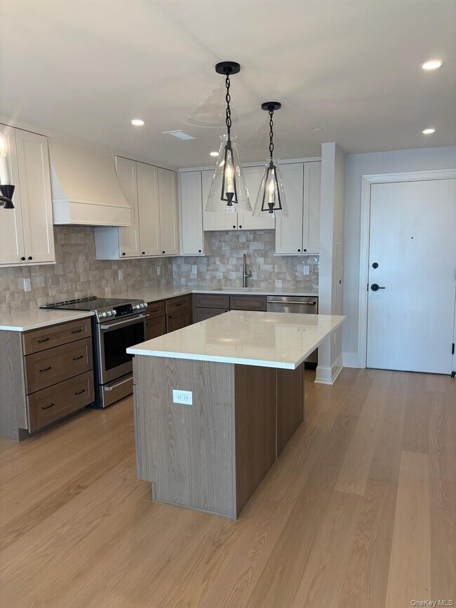 Building Photo - 25 S Riverside Ave