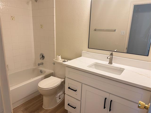 Building Photo - 9814 Honeysuckle Dr