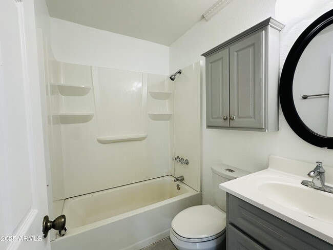 Building Photo - 316 N 84th Pl