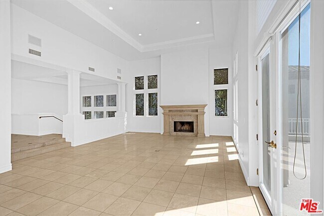 Building Photo - 16646 Cll Brittany