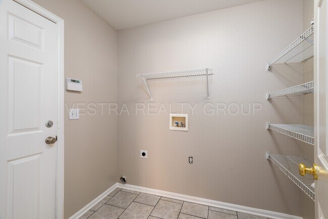 Building Photo - 5524 S Rome Way