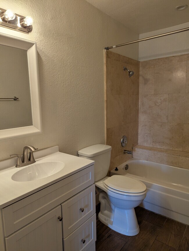 Building Photo - 5038 S Rainbow Blvd