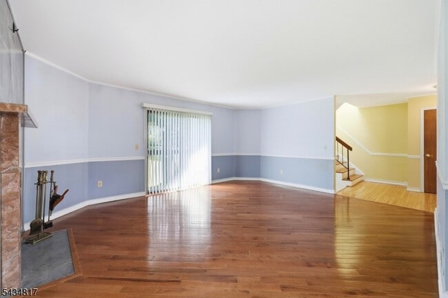 Building Photo - 15 Delbarton Ct