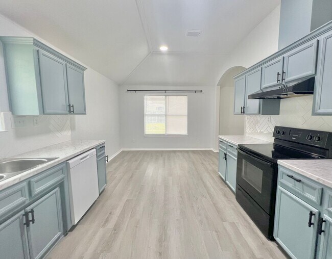 Building Photo - Updated 4 Bed Home in Killeen!