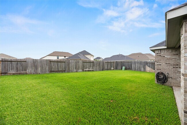 Building Photo - 31222 Pinebrook Falls Ln