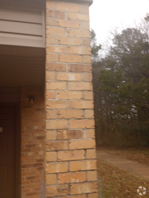 Building Photo - 195 Moser St