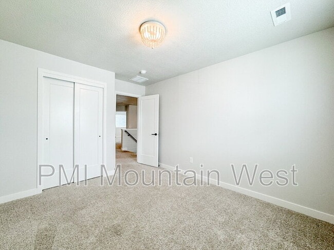 Building Photo - 3855 S 3025 W