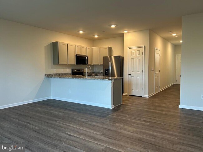 Building Photo - 224 Caterpillar Dr