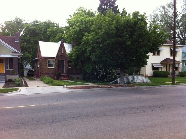 Building Photo - 1112 900 E