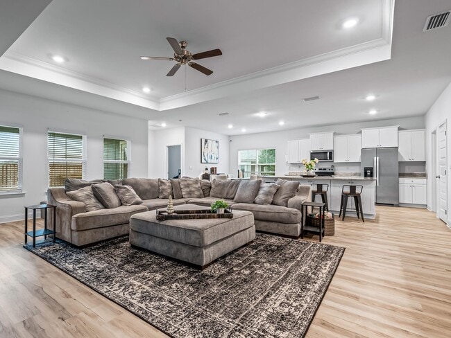 Building Photo - 15 Arden Rd