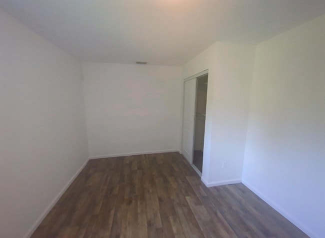 Building Photo - 7345 Linda Dr