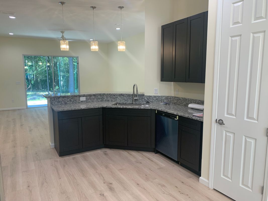 Building Photo - 5871 Collins Rd