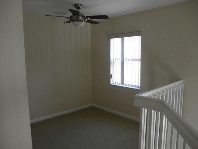 Building Photo - Thousand Oaks