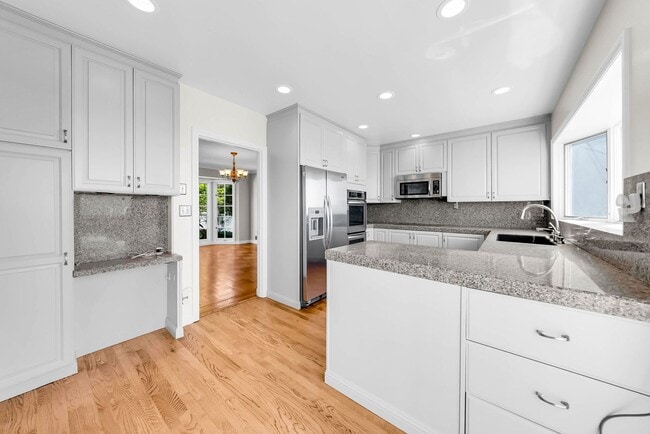 Building Photo - Gorgeous Golden Gate Heights home with gar...