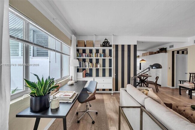 Building Photo - 1840 James Ave