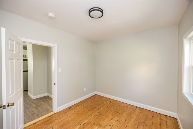 Building Photo - 5 S Harlem St