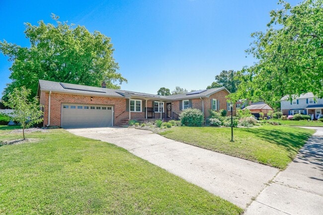 Building Photo - Charming 2BR in Historic Home – Bright, Sp...