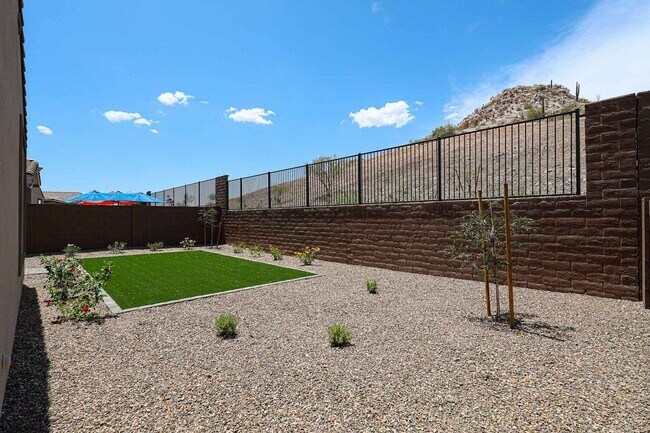 Building Photo - 4 Bedroom + Den in Foothills at Northpointe