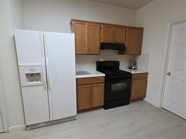 Building Photo - 16800 Tomcat Dr