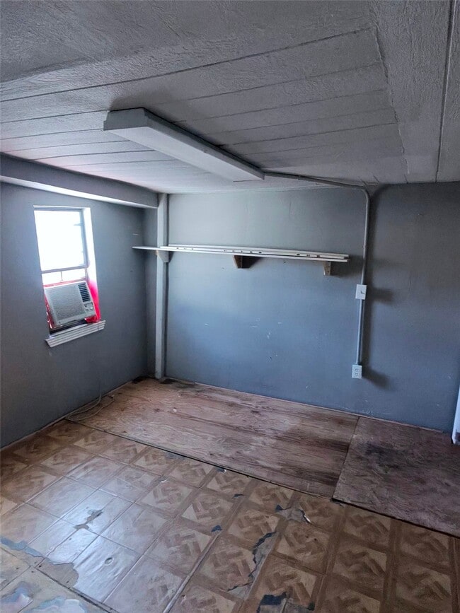 Building Photo - 10614 Chadwick St