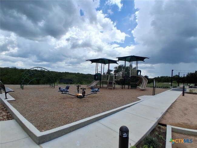 Building Photo - 253 Villars Dr