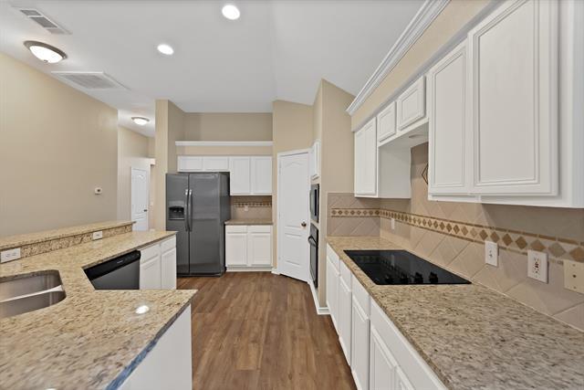 Building Photo - 5708 McKinley Ln