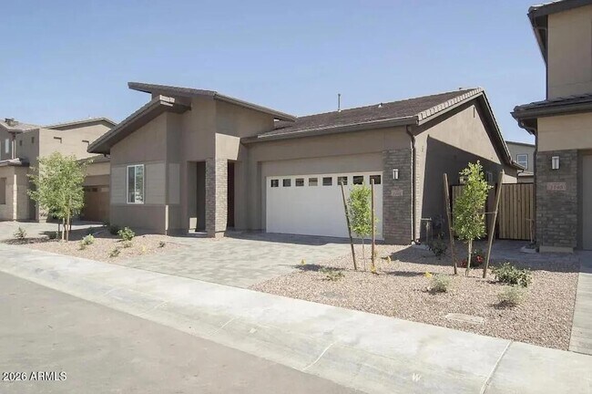Building Photo - 1705 W Dawn Dr