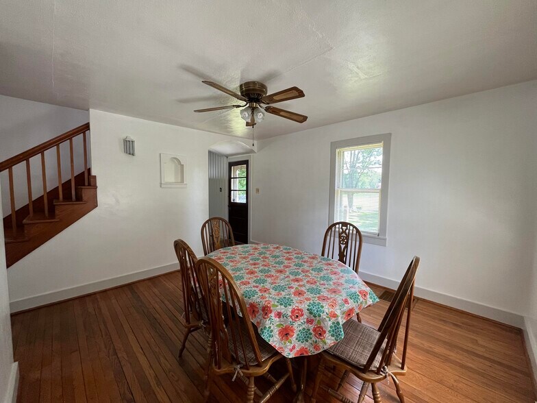 Building Photo - 916 High St