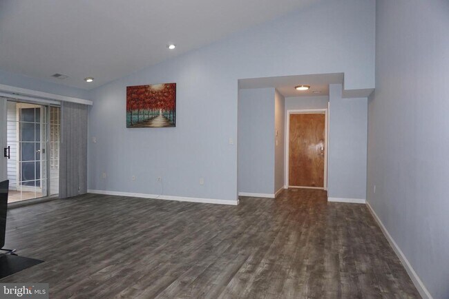 Building Photo - 112 Biscayne Ct