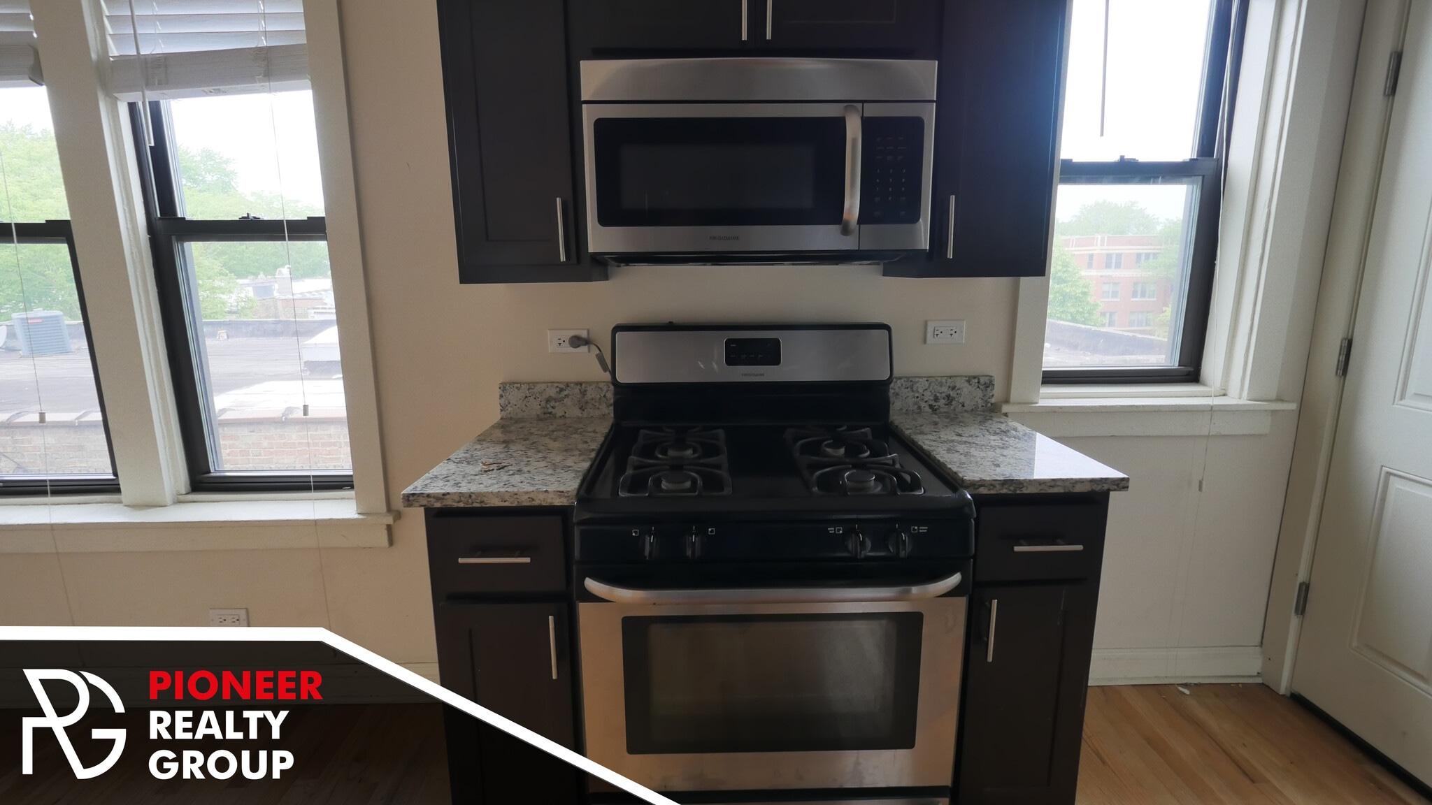 Building Photo - 4032 N Ashland Ave