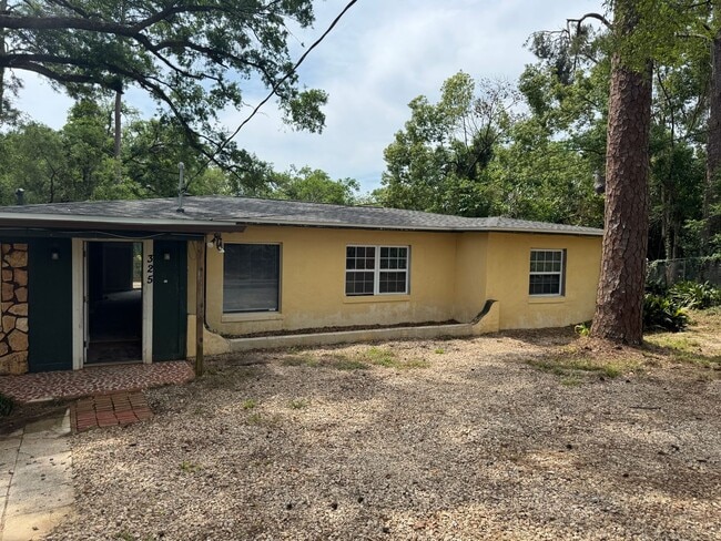 Building Photo - 325 Mayo St