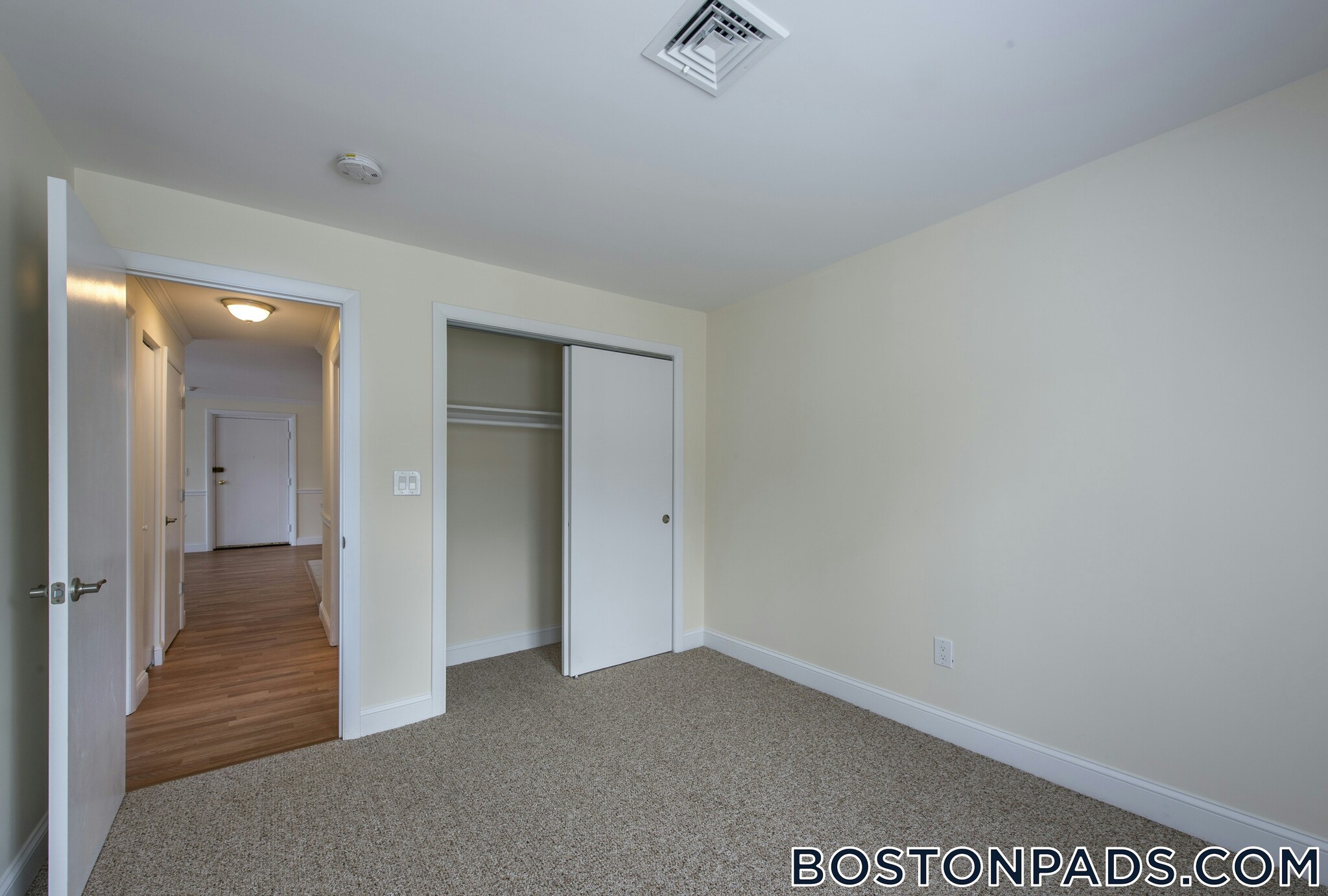 Building Photo - 6 Westgate Dr