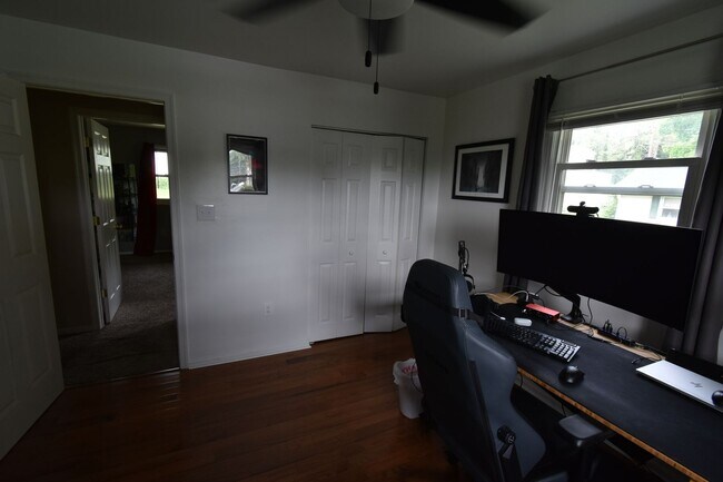 Building Photo - 3 Bedroom Home in Camp Hill