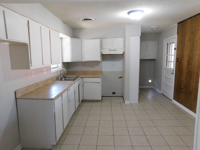 Building Photo - 7310 Susie Ln