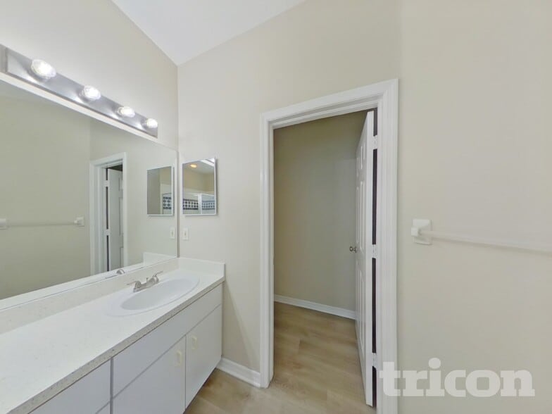 Building Photo - 8306 Moccasin Trail Dr