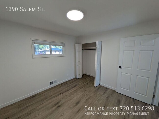 Building Photo - 1390 Salem St