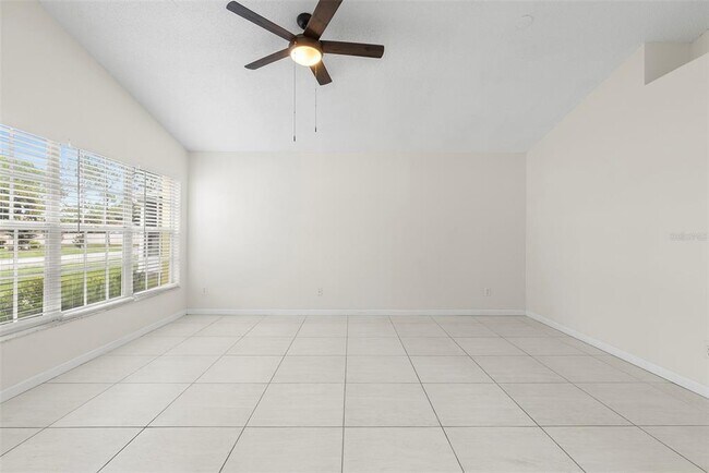 Building Photo - 5204 Creekmore Ln