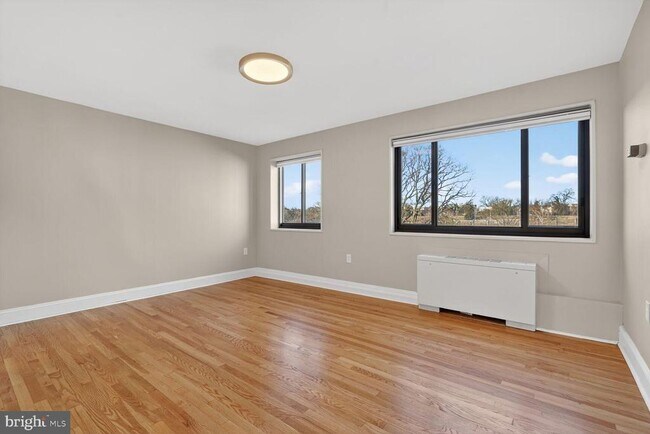 Building Photo - 1200 S Arlington Ridge Rd